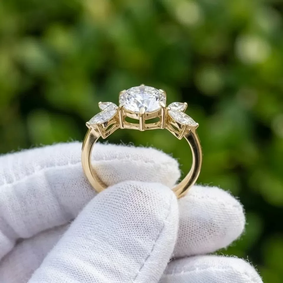 best i color moissanite wedding band